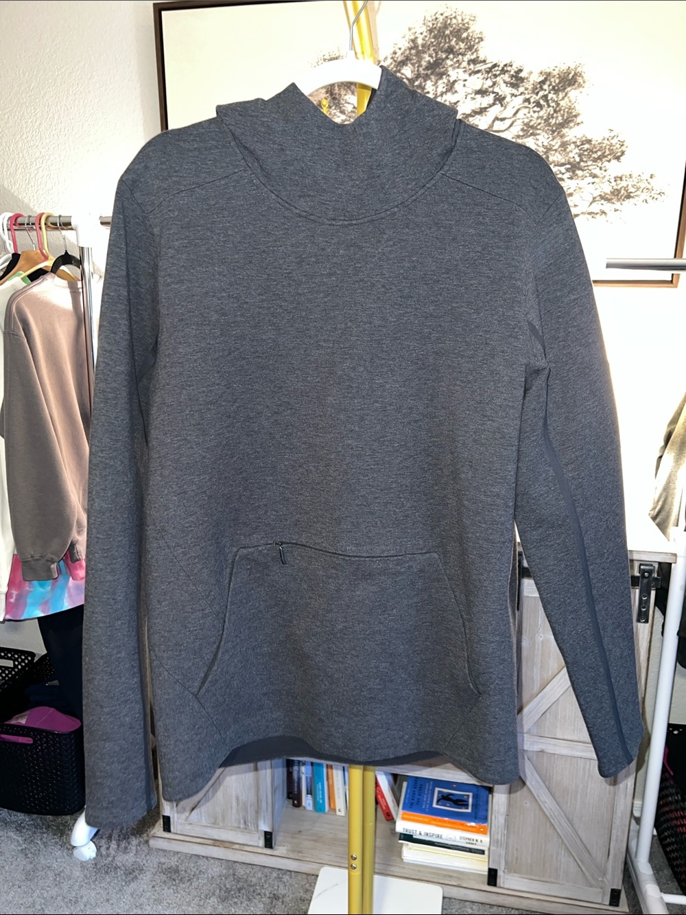 Lululemon Men’s Gray Hooded Pullover Size M